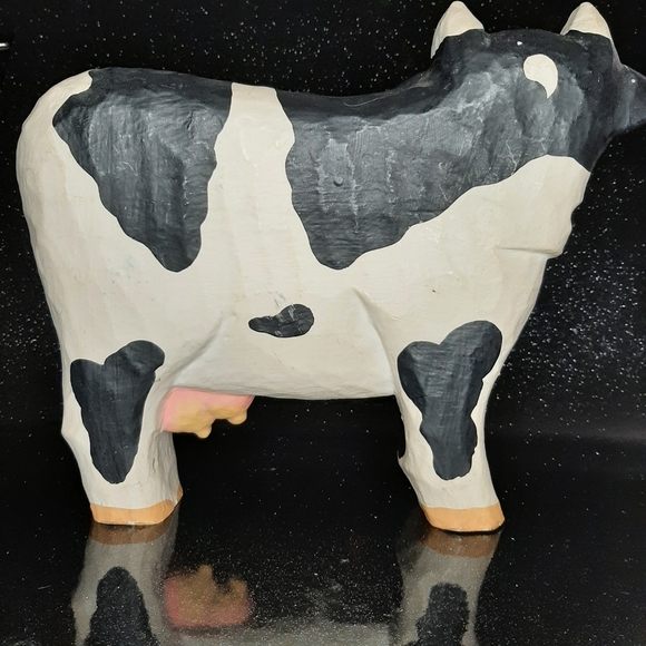 Vintage James Haddon Collection Handcarved & Painted Wooden Cow. - Picture 2 of 7